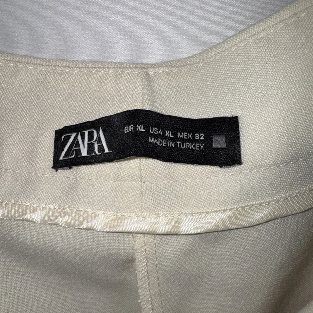 Zara Wide - Leg Pleated Trousers In Off White Size Extra Large - Picture 2 of 5